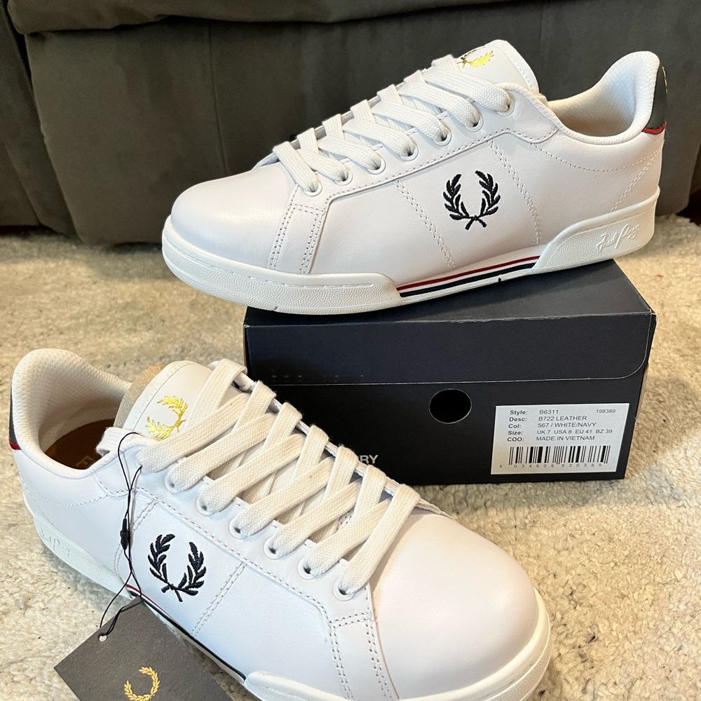 Fred Perry sz US 8 White Sneakers with Black Laurel